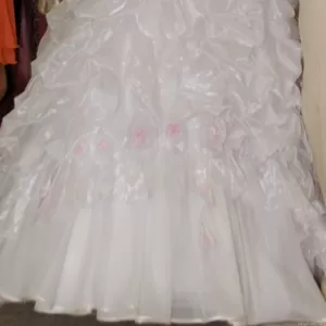 Продаю Свадебное красивое белое платье 