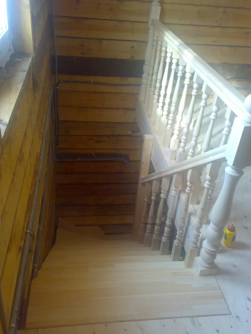 Изготовление деревянных лестниц на заказ. Скидки 