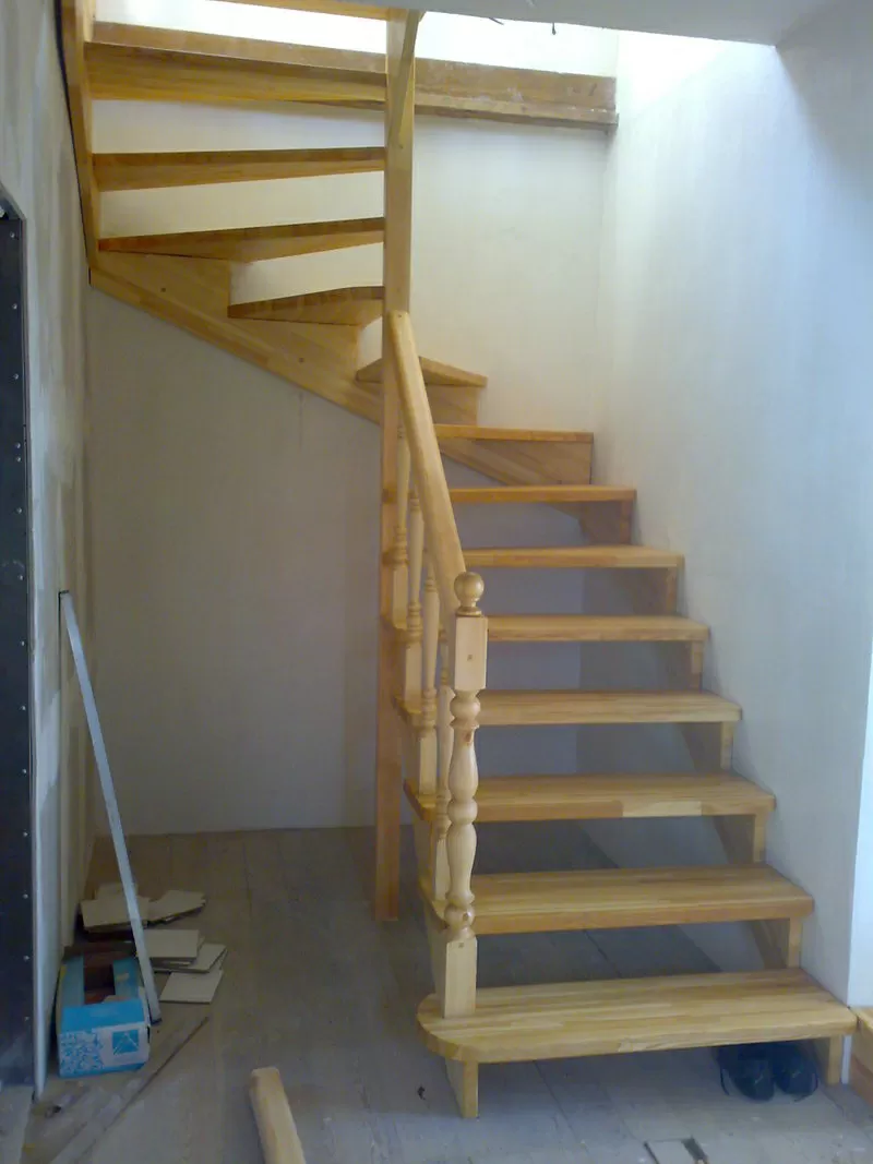 Изготовление деревянных лестниц на заказ. Скидки  4