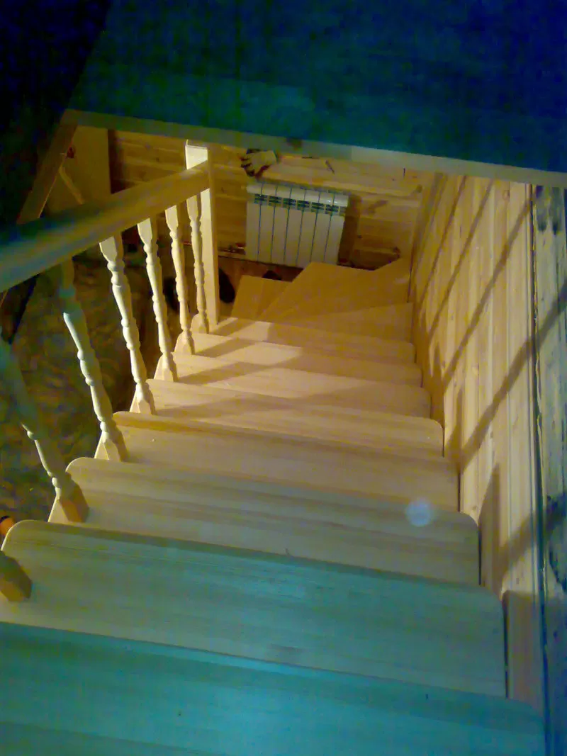 Изготовление деревянных лестниц на заказ. Скидки  5