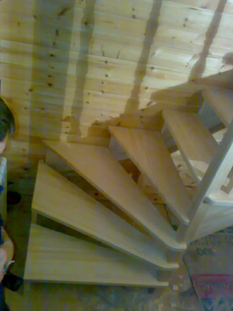 Изготовление деревянных лестниц на заказ. Скидки  6