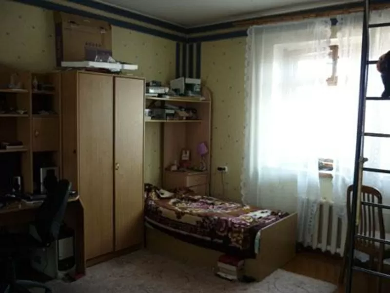 Продам 4-х комнатную 2-х уровневую квартиру на Безбокова 4